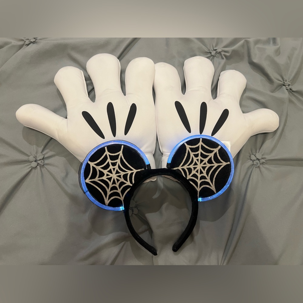 Mickey spiderweb ears and hands -light up